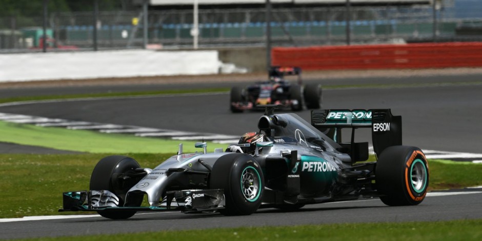Apple eyeing up bid for F1 in a deal that could help its own automotive pursuits
