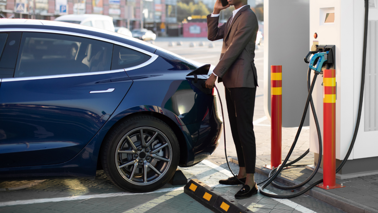 Gas Prices Are Surging. Is This The EV Market's Big Moment? Maybe Not - Vimarsana News