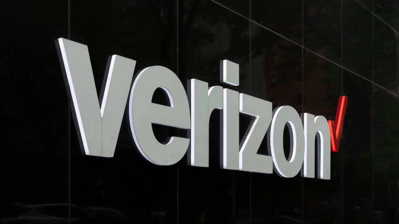 Verizon Celebrates 10 Years Of Giving Back To Students With Powerful